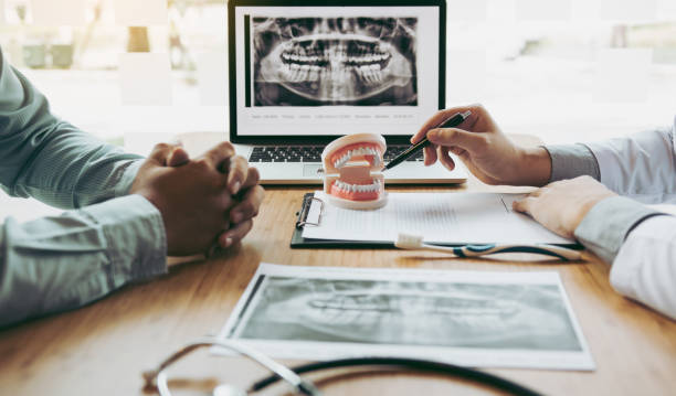 Best Emergency Gum Treatment in Three Oaks, FL